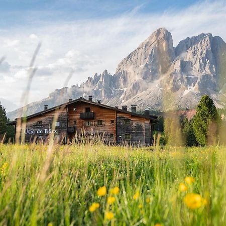 Uetia De Boerz Hotel San Martino in Badia Bagian luar foto