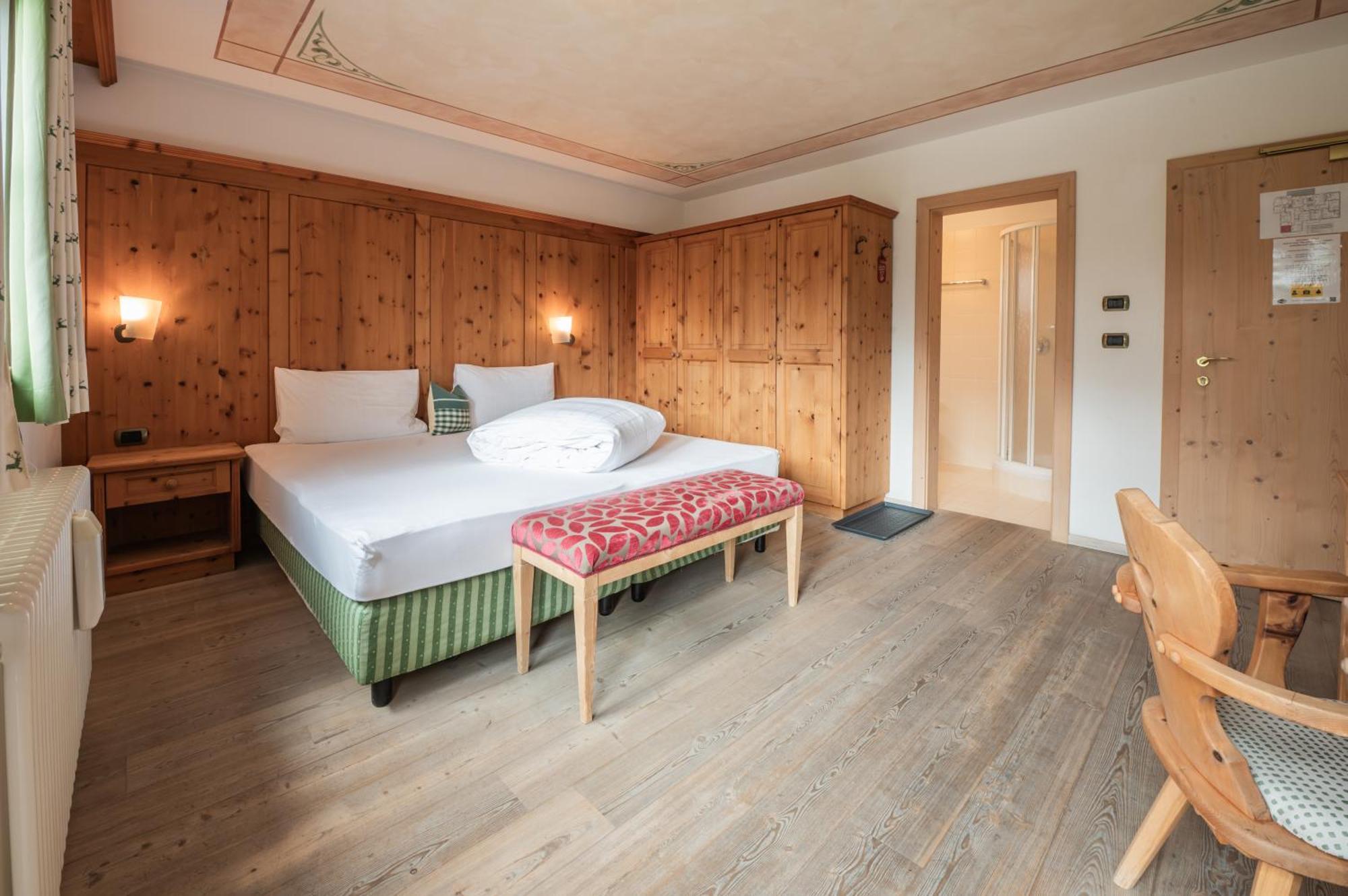 Uetia De Boerz Hotel San Martino in Badia Ruang foto